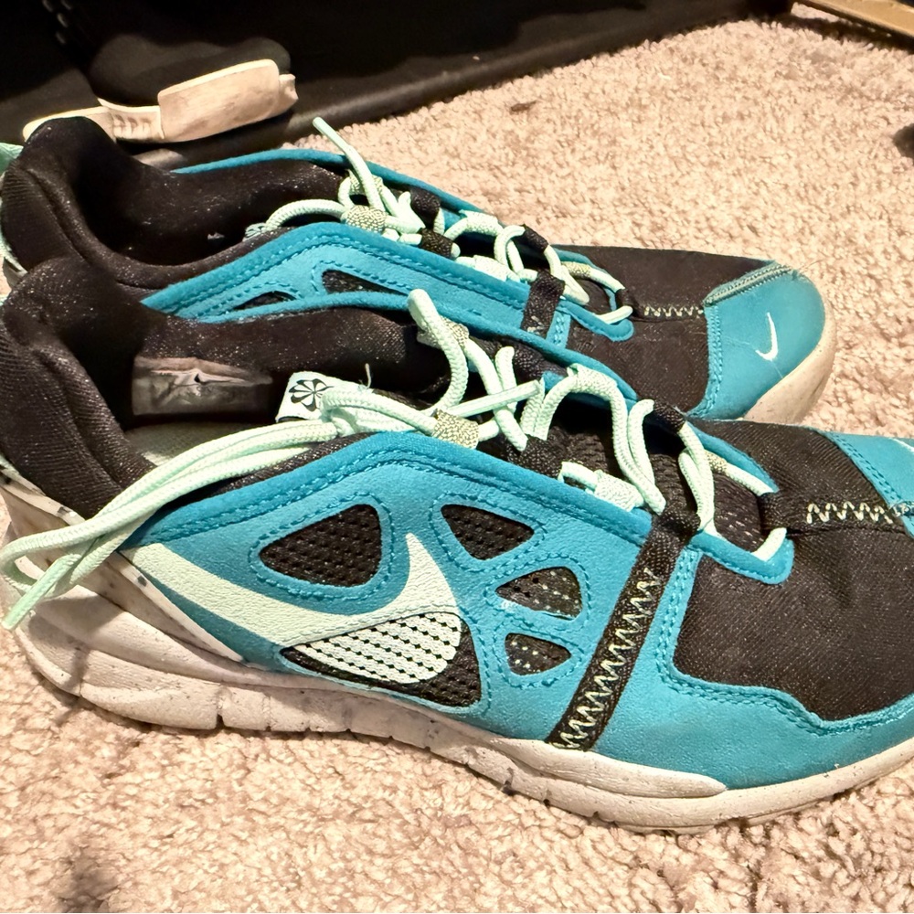 Nike Black and Teal Athletic Shoes